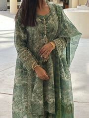 🌺 Elegant Embroidered Women Ethnic Wear 👗